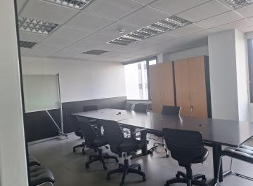 Oficina comercial de 5 habitaciones, Quito · Oficina Amoblada 170 m² en Edificio 100% Corporativo Av 12 de Octubre