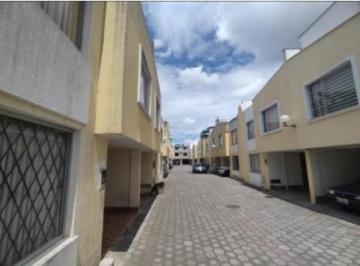 Casa · 163m² · 3 Habitaciones · 1 Estacionamiento · Vivienda Unifamiliar de 3 Pisos, en Venta, en San José de Morán