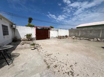 Casa de 5 habitaciones, Salinas · Se Vende Casa con un Gran Terreno en Salinas