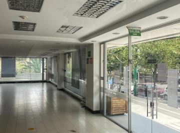 Local comercial · 460m² · 9 Estacionamientos · Veintimilla y Leonidas Plaza, Local Comercial de 460 m² en Renta