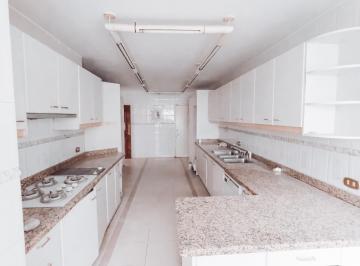 Departamento de 3 habitaciones, Quito · Vendo Departamento 3 Dorm., Sector El Bosque. Cerca Al Centro Comercial