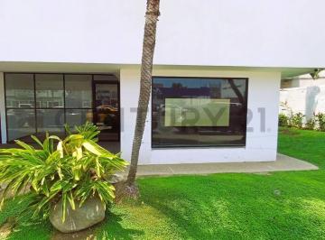 Local comercial · 141m² · 1 Estacionamiento · Estratégico Local Esquinero en Torres del Norte–pb Av Miguel H. Alcívar. Dn