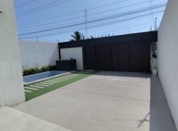 Casa · 218m² · 4 Habitaciones · Venta de Casa en Salinas, Cdla. Italiana, 4 Habitaciones, Piscina. G. m