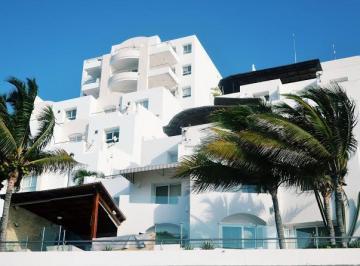 Departamento de 2 habitaciones, Manta · Se Renta Departamento Amoblado de 2 Habitaciones Frente Al Mar, Urb. Ciudad del Mar