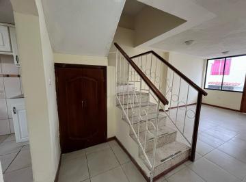 Casa de 4 habitaciones, Quito · Conocoto Vendo Casa en Conjunto Pueblo Blanco