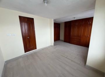 Casa de 4 habitaciones, Quito · Conocoto Vendo Casa en Conjunto Pueblo Blanco