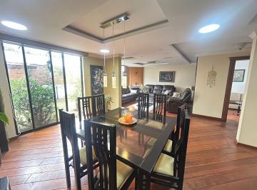 Casa de 5 habitaciones, Quito · Venta Casa en Conjunto Cinco Dorm. Embajada Americana