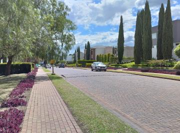 Terreno / Lote , Quito · Re/max Futuro Vende Hermoso Terreno de 1.511 m² Urbanización Santa Inés Cumbaya
