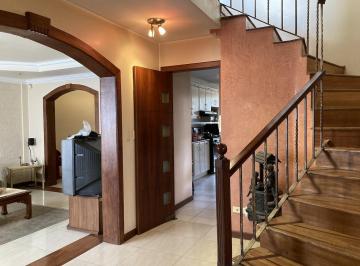 Casa · 258m² · 4 Habitaciones · 2 Estacionamientos · San Rafael, Casa en Venta, 258 m²