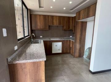 Casa de 3 habitaciones, Quito · Venta Casa Amplia Dos Pisos Tres Dorm. Valle de Los Chillos Cashapamba