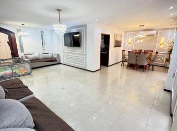 Casa , Guayaquil · Vendo Casa en Terranostra 5 Dorm. con Piscina.