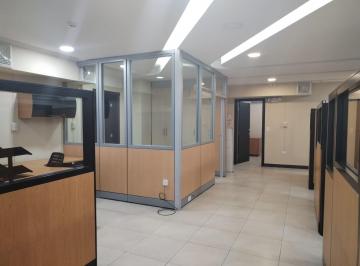 Oficina comercial · 135m² · 5 Habitaciones · 2 Estacionamientos · Carcelén, Oficina en Renta, 135 m², 5 Ambiente, 2 Parqueadero.