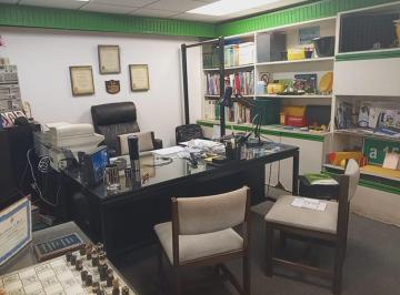 Local comercial · 230m² · 3 Habitaciones · 3 Estacionamientos · El Inca, Local Comercial en Renta, 230 m², 3 Ambientes