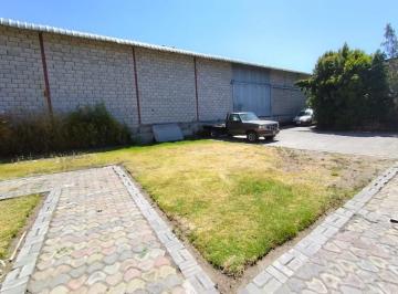 Bodega-Galpón · 750m² · 2 Habitaciones · 5 Estacionamientos · Calderón, Galpón Renta, 750 m², 2 Ambientes