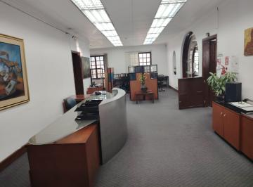 Casa · 738m² · 16 Habitaciones · 6 Estacionamientos · La Paz, Casa Comercial en Renta, 738.24 m², 16 Ambientes