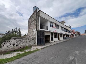 Casa · 314m² · 16 Habitaciones · Vivienda Multifamiliar en Latacunga