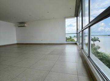 Departamento de 3 habitaciones, Guayaquil · Departamento Al Rio con 220 m