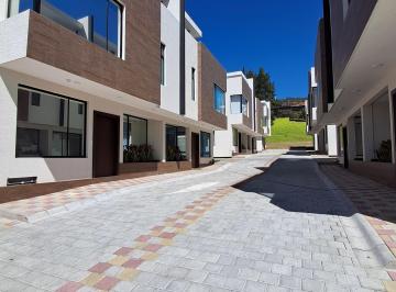Casa de 3 habitaciones, Quito · Vendo Casa Tanda Nayon Cumbayá Conjunto Quito