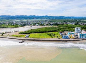 Terreno / Lote , Atacames · Vendo Terreno Frente Al Mar, Para un Buen Proyecto Entre Atacames y Tonsupa