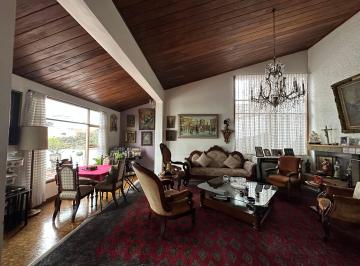 Departamento de 4 habitaciones, Quito · Vendo en La Coruña Amplio Dpto. 450 m² Construccion Ideal Oficinas o Vivienda