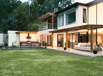 Casa de 5 habitaciones, Quito · Casa en Venta Sector San Patricio – Cumbayá