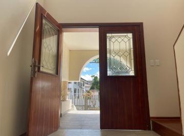 Casa · 447m² · 3 Habitaciones · 2 Estacionamientos · En Venta Casa en Urbanizacion Santa Lucia Baja Cumbaya - a 2 Min Usfq - *mm