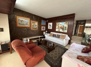 Casa de 4 habitaciones, Guayaquil · Se Vende Hermosa Casa en Urdesa Central