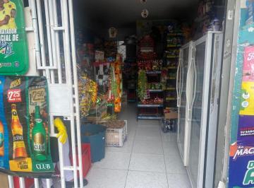 Local comercial · 49m² · 1 Estacionamiento · Locales Comerciales en Venta Ciudad Bicentenario U$s 39.000