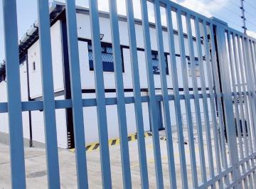 Bodega-Galpón · 550m² · 4 Estacionamientos · Galpon Nuevo en Venta Sector Pifo