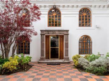PRECIO: $ 970.000
Esta casa tiene 854 metros de terreno: 945 metros de construc · Casa 945 m, en Venta, Calles Tamayo y Baquerizo. 60 Años de Historia. Estilo Republicano.