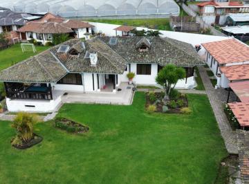 Hacienda-Quinta de 3 habitaciones, Quito · Venta Quinta en Yaruquí