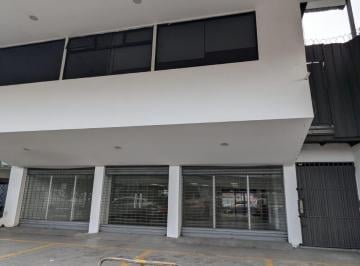 Local comercial de 1 habitación, Guayaquil · Local Estratégico en Av Las Americas Frente Al Aeropuerto de Guayaquil