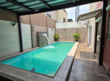 Casa de 3 habitaciones, Guayaquil · Alquilo Casa Esquinera con Piscina - Guayacanes