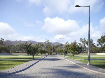 Terreno / Lote · 2000m² · Venta de Terreno Llano Chico 2.000 m² Urb. El Arupo II, Av Simón Bolívar