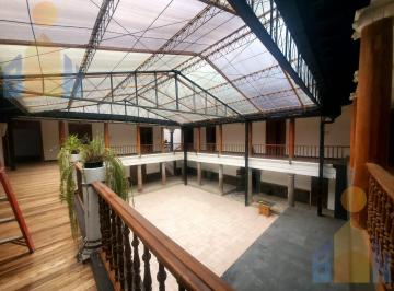 Local comercial · 950m² · 1 Habitación · Plaza Comercial con Varios Locales en Renta Centro Histórico de Quito