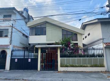 Casa de 5 habitaciones, Guayaquil · Se Vende Casa en La Garzota