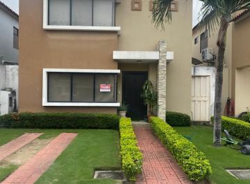 Casa de 3 habitaciones, Guayaquil · Venta de Casa en Ciudad Celeste Etapa Cristalina de Oportunidad Jp
