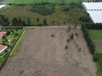 Terreno / Lote · 1m² · Terreno Ideal Para Quinta de Venta Dentro de Urbanización en El Quinche, Ideal Para Inversión