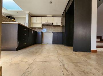 Casa de 3 habitaciones, Cuenca · Casa en Venta de 3 Dorm., en Condominio Sector Av Cerezos