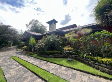 Hacienda-Quinta de 4 habitaciones, Quito · Vendo Quinta de 3.937 m² Terreno, 650 m² de Constr. Estilo Español de Lujo