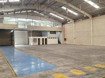 Bodega-Galpón · 920m² · 5 Estacionamientos · Arriendo Galpón Sector Galo Plaza Lasso, Dentro de Complejo Industrial