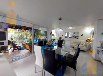 Casa · 356m² · 5 Habitaciones · 4 Estacionamientos · Vendo Casa Urb. Colegio Aleman 2 Departamentos Cumbaya