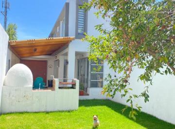 Casa de 3 habitaciones, Quito · En Venta, casa Moderna en Tumbaco
