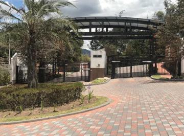 Terreno / Lote , Quito · En Cumbayá Lote en Venta con Vista Espectacular