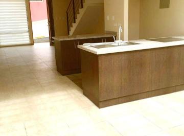 Casa de 4 habitaciones, Quito · Se Vende Amplia Casa Sector San Isidro del Inca $120.000