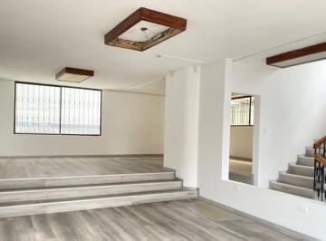 Local comercial · 320m² · 3 Habitaciones · 4 Estacionamientos · La Carolina, Local Comercial en Renta, 320 m², 3 Ambientes