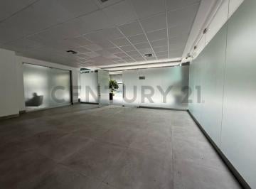 Local comercial · 144m² · Alquiler de Local Comercial en Edificio Agora