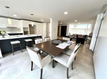 Casa · 150m² · 3 Habitaciones · 2 Estacionamientos · Mv - Sector de Tumbaco, en Venta Casa Independiente de 3d, 150.82 m²
