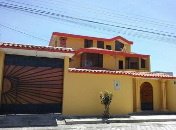Casa de 5 habitaciones, Quito · Casa Independiente en Sangolquí – Espaciosa y Ubicación Privilegiada