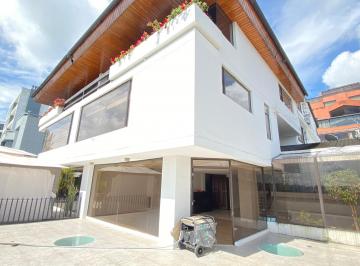 Departamento de 3 habitaciones, Quito · Quito Tenis, Hermoso Duplex de 280 m, Vista, Seguridades. con Piscina y Terraza Amplia o Patio. $120